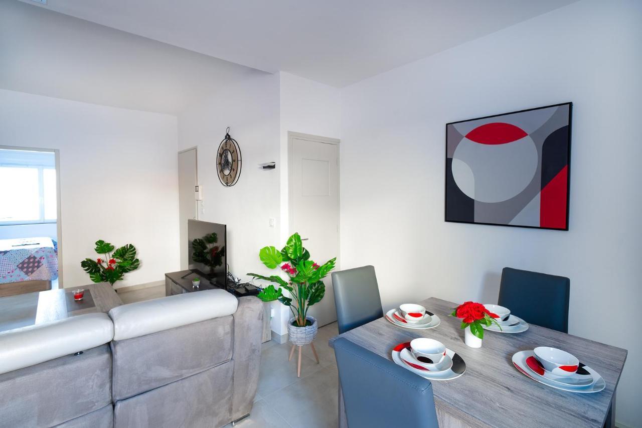 Superbe Appartement A 2 Pas Des Halles, Climatise, Terrasse, Garage ナルボンヌ エクステリア 写真